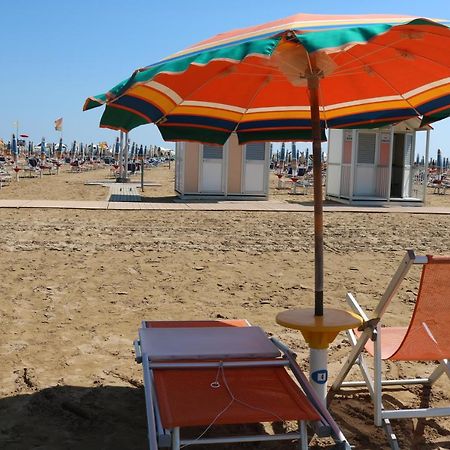 Condominio Zenith Bibione Exterior foto
